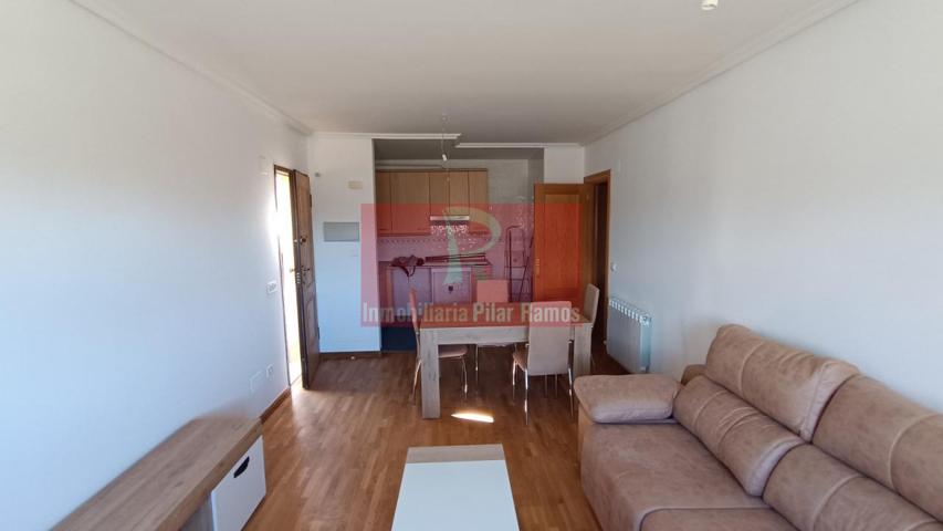 Chalet adosado de 60m con un dormitorio, salon-cocina y baño. Totalmente amueblado, muy bueno photo 0