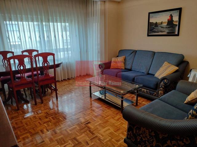 Se alquila piso de 100m con tres dormitorios, dos baños con bañera, amueblado, terraza cerrada, ascensor. Comunidad incluida. photo 0