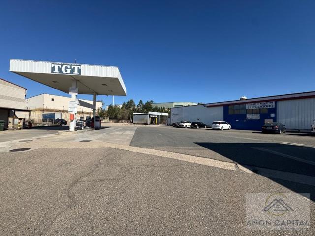 Industrial En venta en Tudela photo 0