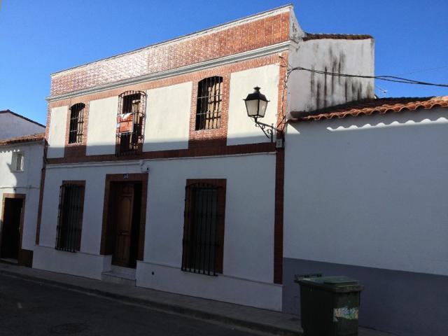 Casa En venta en Medina De Las Torres photo 0