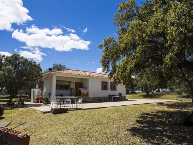 Granja En venta en Navalcarnero photo 0