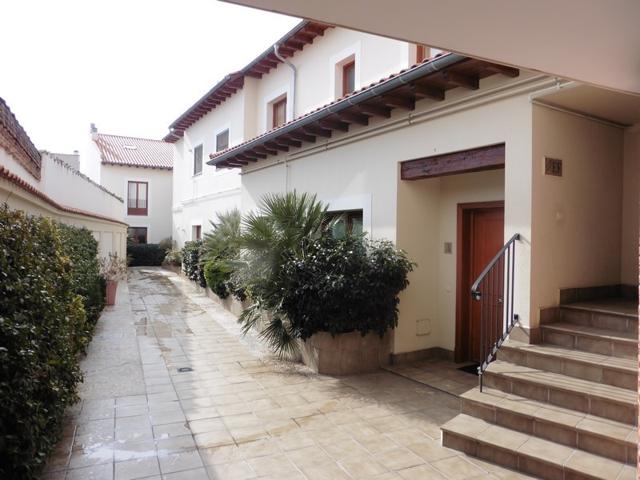 Dúplex En venta en Navalcarnero photo 0