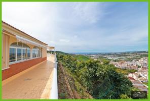 PRECIOSO CHALET AMPLIO Y CON TERRENO DE 3750m EN ALGARROBO photo 0