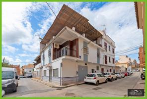 GRAN VIVIENDA EN ESQUINA CON AMPLIO GARAJE DOBLE photo 0