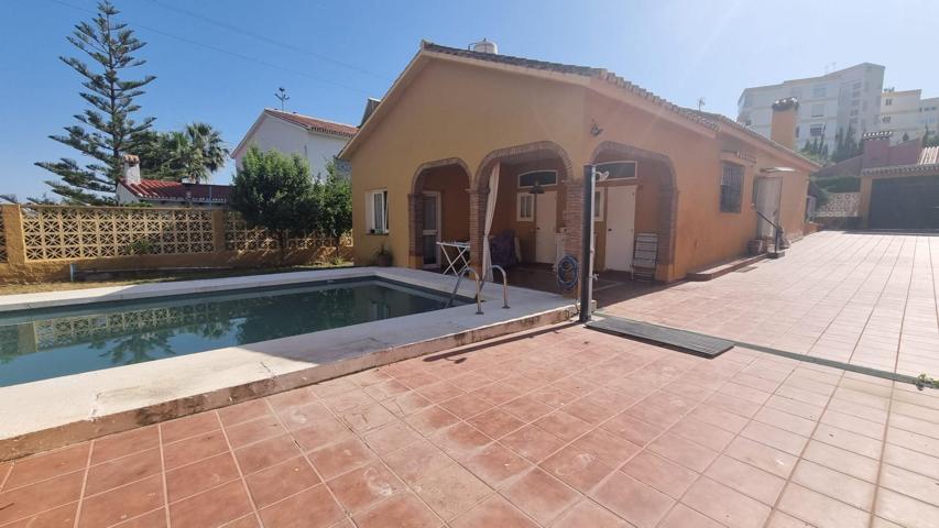 CHALET INDEPENDIENTE, CON PISCINA Y PARCELA DE MÁS DE 600 METROS photo 0