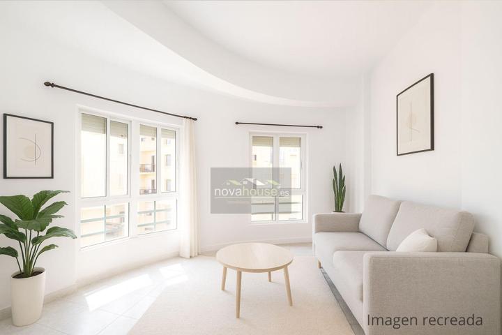 PRECIOSO PISO CON TERRAZA EN CALLE MÁRMOLES – VISTAS A LA IGLESIA DE SAN PABLO photo 0