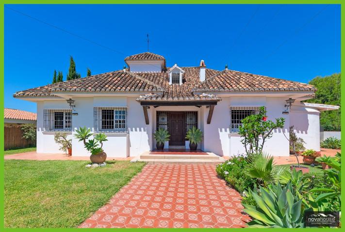 Magnífico y moderno Chalet Independiente con Vistas al Mar en Rincón de la Victoria – ¡Exclusividad, Espacio y Luz Natural! photo 0
