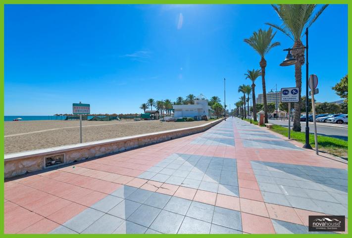 MAGNIFICO CHALET PAREADO EN SEGUNDA LINEA DE PLAYA photo 0