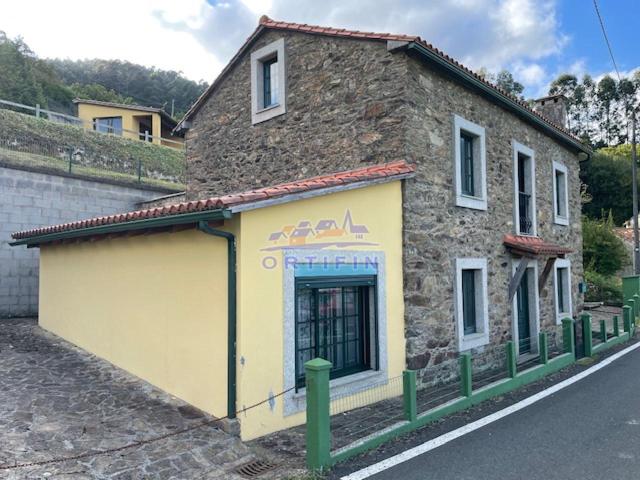 Casa En venta en Ortigueira photo 0