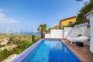 Chalet reformado en venta en Las Rotas, Denia photo 0