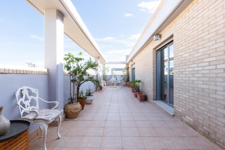 Ático con piscina, en exclusivo residencial en Nou Benicalap, Valencia photo 0