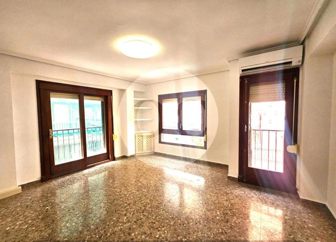 Alquiler de piso en el corazón de Valencia: reformado, luminoso y listo para entrar a vivir photo 0