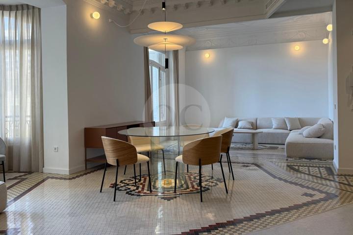 Alquiler de Corta Estancia – Vivienda Premium en el Corazón de Valencia photo 0
