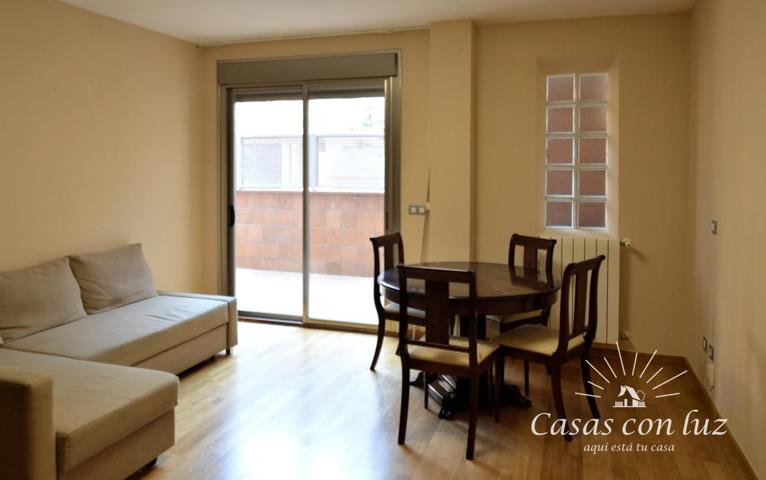 Piso con ascensor, garaje, trastero y terraza de 30 m2 en Garrapinillos photo 0