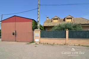 Nave industrial y chalet independiente en Garrapinillos photo 0