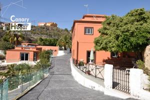 Villa independiente con 4 apartamentos en gestión vacacional en venta en LOS BLANQUITOS, photo 0