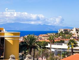 Apartamento con vistas al mar en El Duque, complejo residencial Oasis Dakota. photo 0