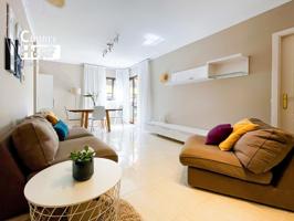 Moderno apartamento en venta en Parque de la Reina photo 0