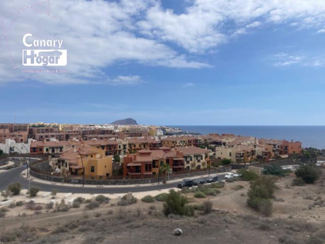 🏡 Exclusivos Chalets Adosados en Urbanización San Blas – Segunda Línea de Mar, Tenerife Sur photo 0