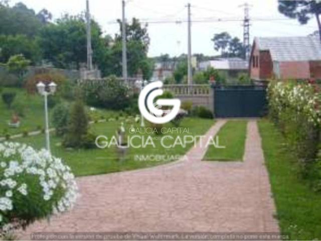 Villa en venta en Nigrán photo 0