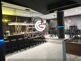Local comercial en venta en Vigo - Casco Vello photo 0