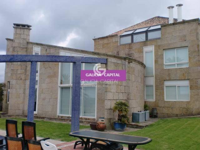 Venta de VILLA en Vigo photo 0