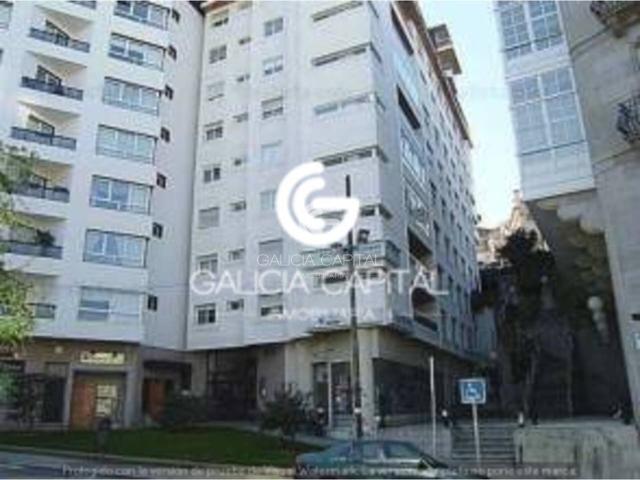 Venta de piso en Centro-Areal, Vigo photo 0