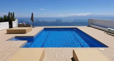 Villa con piscina y vistas excepcionales al mar photo 0
