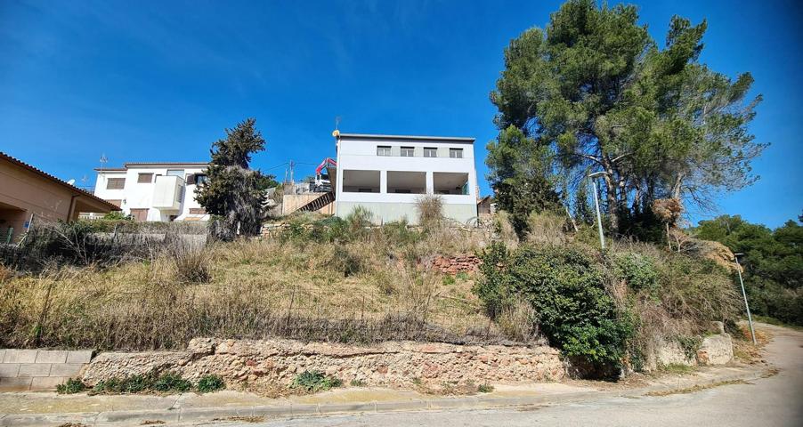 Parcela de 530 m² en Corbera de Llobregat (Urb. Creu Sussalba) photo 0