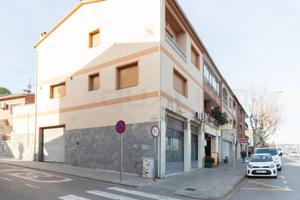 Pack perfecto, casa pareada y local en la mejor zona de Sant Andreu de la Barca. photo 0