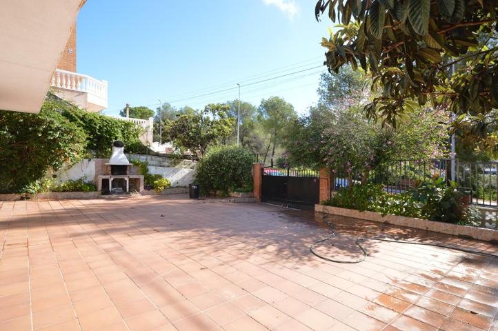 Casa a la venta de 218m2, parcela de 402m2 en Can Villalba, Abrera photo 0