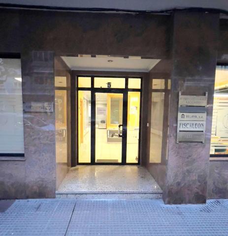 Oportunidad de Inversión: Oficinas en Zona Comercial de León photo 0
