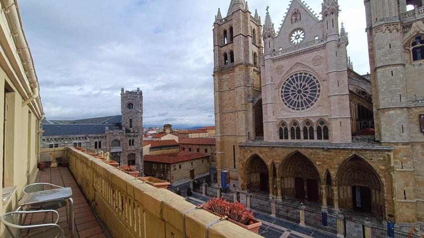 ¡¡¡ OPORTUNIDAD UNICA !!! GRAN PISO FRENTE LA CATEDRAL DE LEÓN photo 0