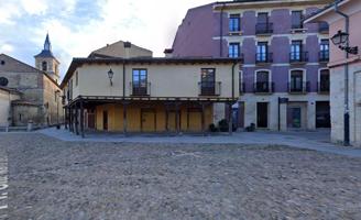 Local comercial en venta en calle Juan II, León, León photo 0