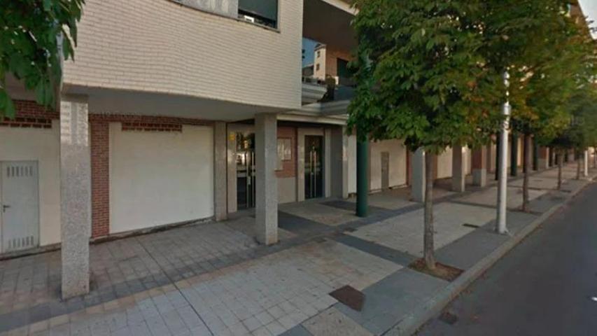 Local comercial en La Lastra photo 0