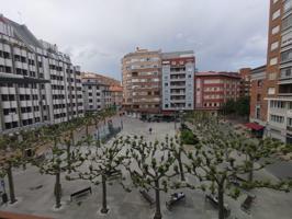PISO A LA VENTA EN LA PLAZA DE CORTES LEONESAS photo 0