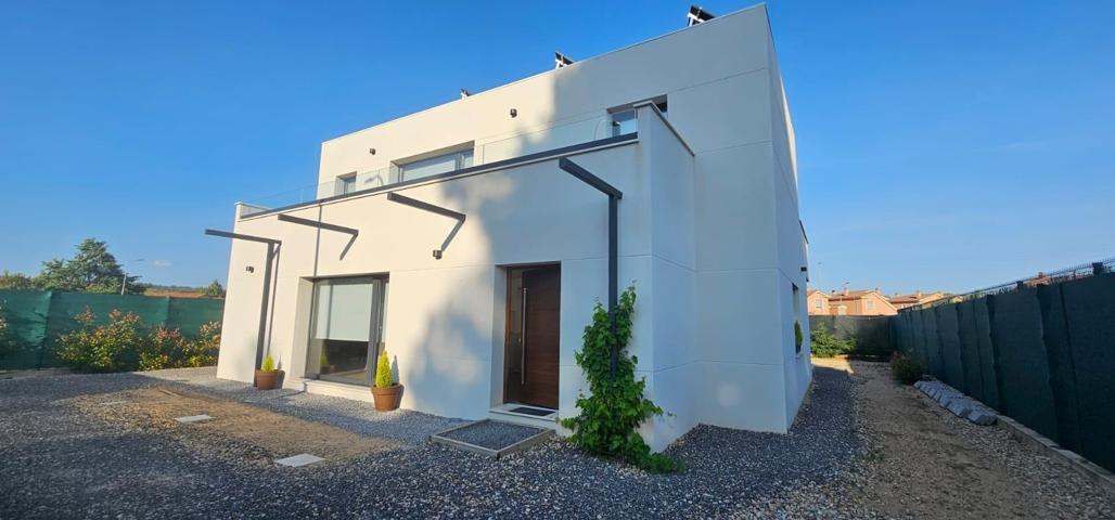 CHALET MODERNO CON PARCELA photo 0