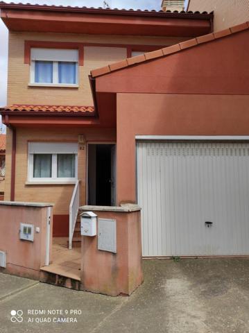 CHALET PAREADO en VALENCIA DE DON JUAN photo 0
