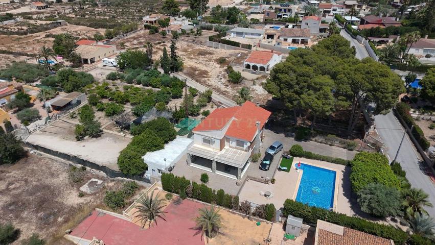 Casa En venta en Peña Las Aguilas, 17, Peña De Las Águilas, Elche - Elx photo 0
