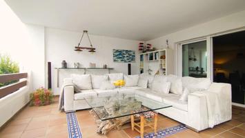 Piso En venta en Parque Selwo Aventura, Estepona photo 0