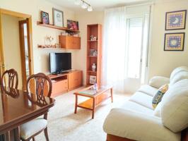 PISO EN PERFECTO ESTADO CON AZOTEA PROPIA Y PLAZA DE APARCAMNIENTO INCLUIDO EN PRECIO! photo 0