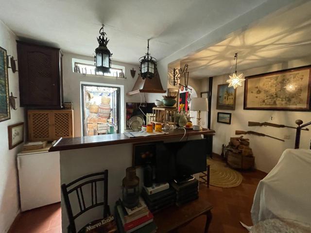 Típicas casas históricas de pueblo en playa de Regla photo 0