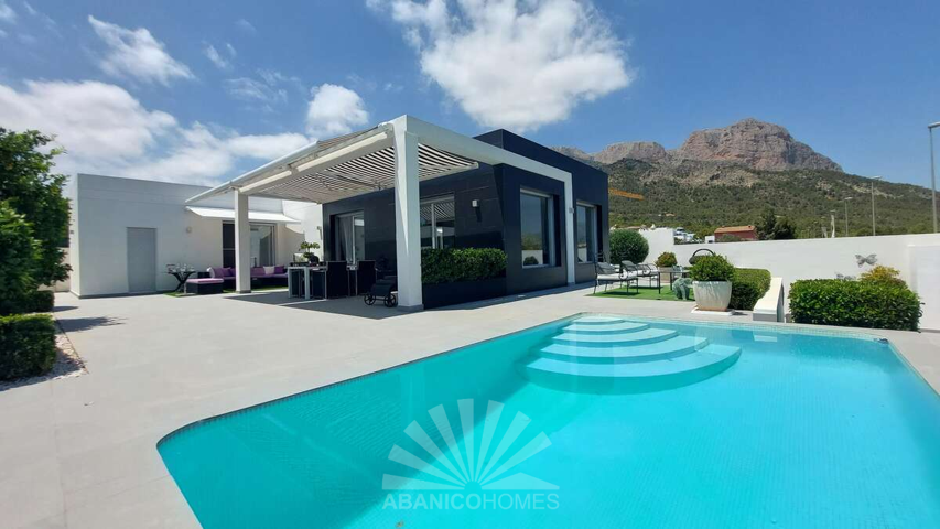 Preciosa Villa con piscina y jardín en Polop photo 0