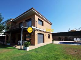 Casa En venta en Cabrera De Mar photo 0