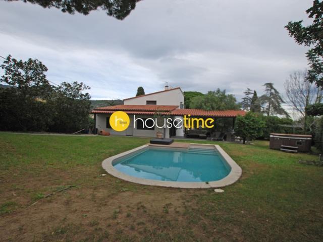 Casa En venta en Cabrera De Mar photo 0