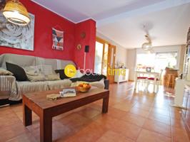 Casa En venta en Pineda De Mar photo 0