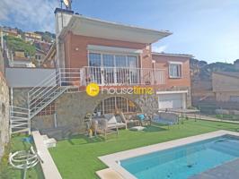 Casa En venta en Alella photo 0