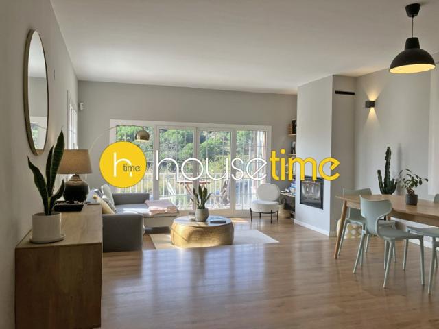 Casa En venta en Alella photo 0