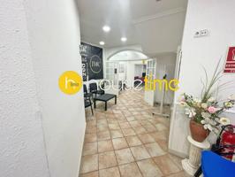 Local En venta en Calella photo 0