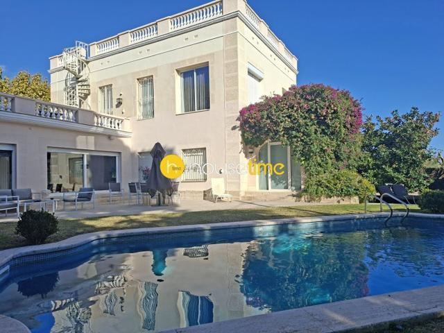 Casa En venta en El Masnou photo 0